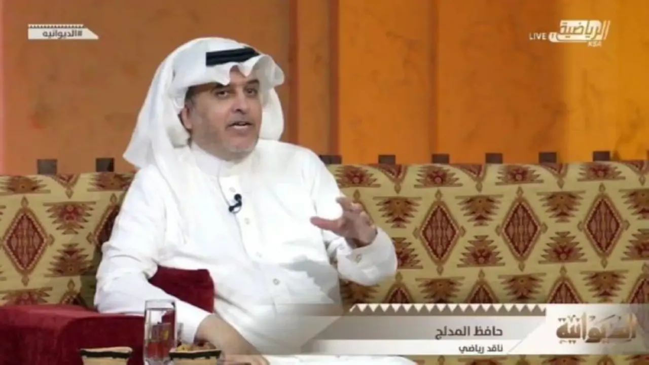 تعليق جريء.. المدلج يرد على شائعات انتقال نيفيز من الهلال إلى يونايتد